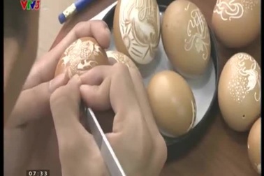 Nam sinh điêu khắc trên vỏ trứng kiếm 20 triệu/tháng