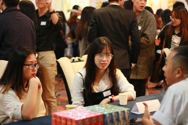 Bạn trẻ thể hiện mình trong sơ yếu lý lịch: “Tốt gỗ" thôi chưa đủ?