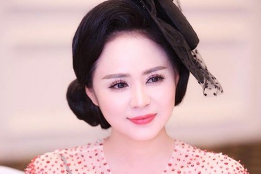 Nữ hoàng Hoa hồng Bùi Thị Thanh Hương khoe nhan sắc ngọt ngào