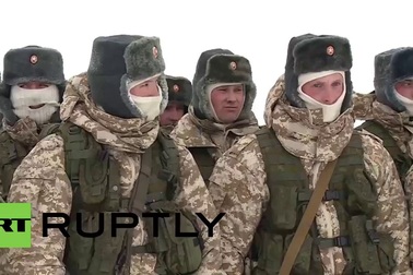 Binh sĩ Nga tập trận giữa thời tiết khắc nghiệt ở Bắc Cực