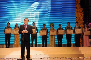 10 gương mặt trẻ tiêu biểu nhất Việt Nam 2009