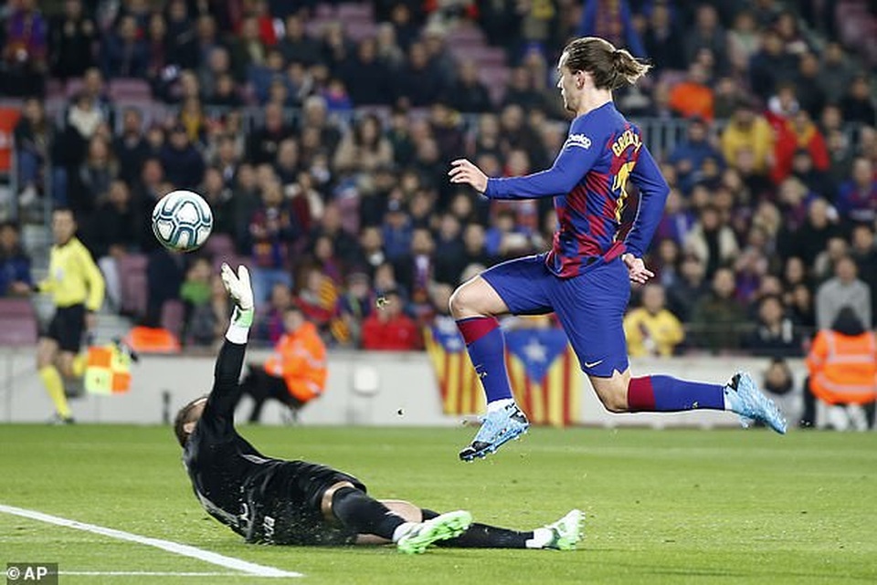 Messi tỏa sáng, Barcelona thắng đậm Mallorca và đòi lại ngôi đầu bảng - 4 Messi tỏa sáng, Barcelona thắng đậm Mallorca và đòi lại ngôi đầu bảng - 4