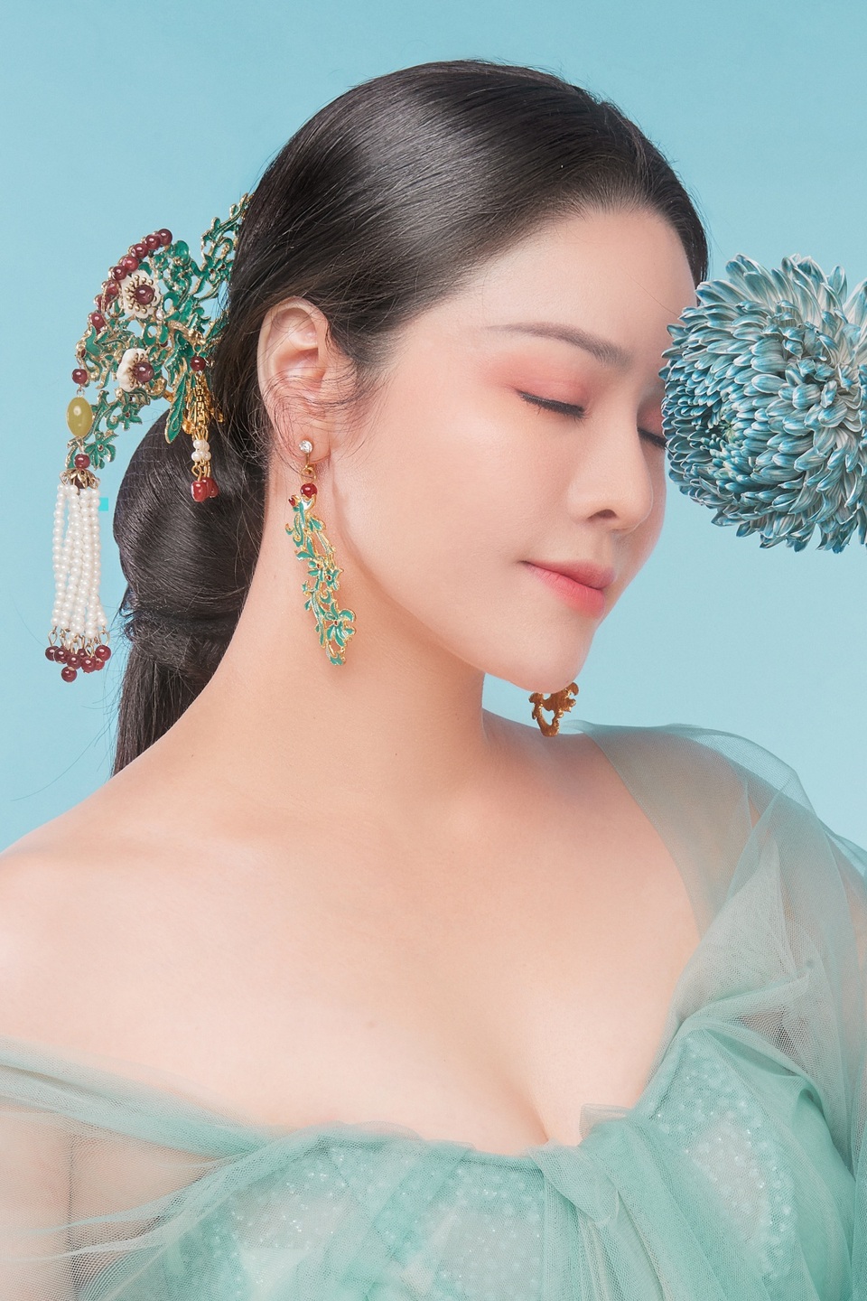 Nhật Kim Anh nói thẳng về tin đồn cặp trai trẻ có vợ và vụ kiện chồng cũ - 4 Nhật Kim Anh nói thẳng về tin đồn cặp trai trẻ có vợ và vụ kiện chồng cũ - 4