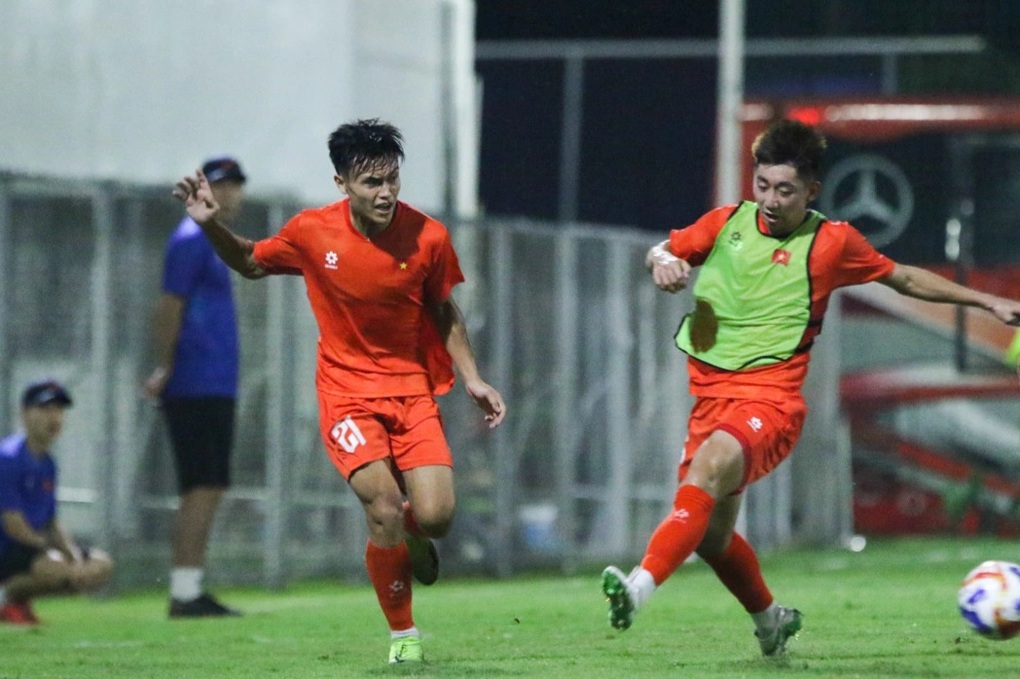 កីឡាករ U23 វៀតណាម ចង្អុលមុខគូប្រជែងធំជាងគេក្នុងការប្រកួតអាស៊ីអាគ្នេយ៍ - ២ Tuyển thủ U23 Việt Nam chỉ ra đối thủ lớn nhất ở giải Đông Nam Á - 2