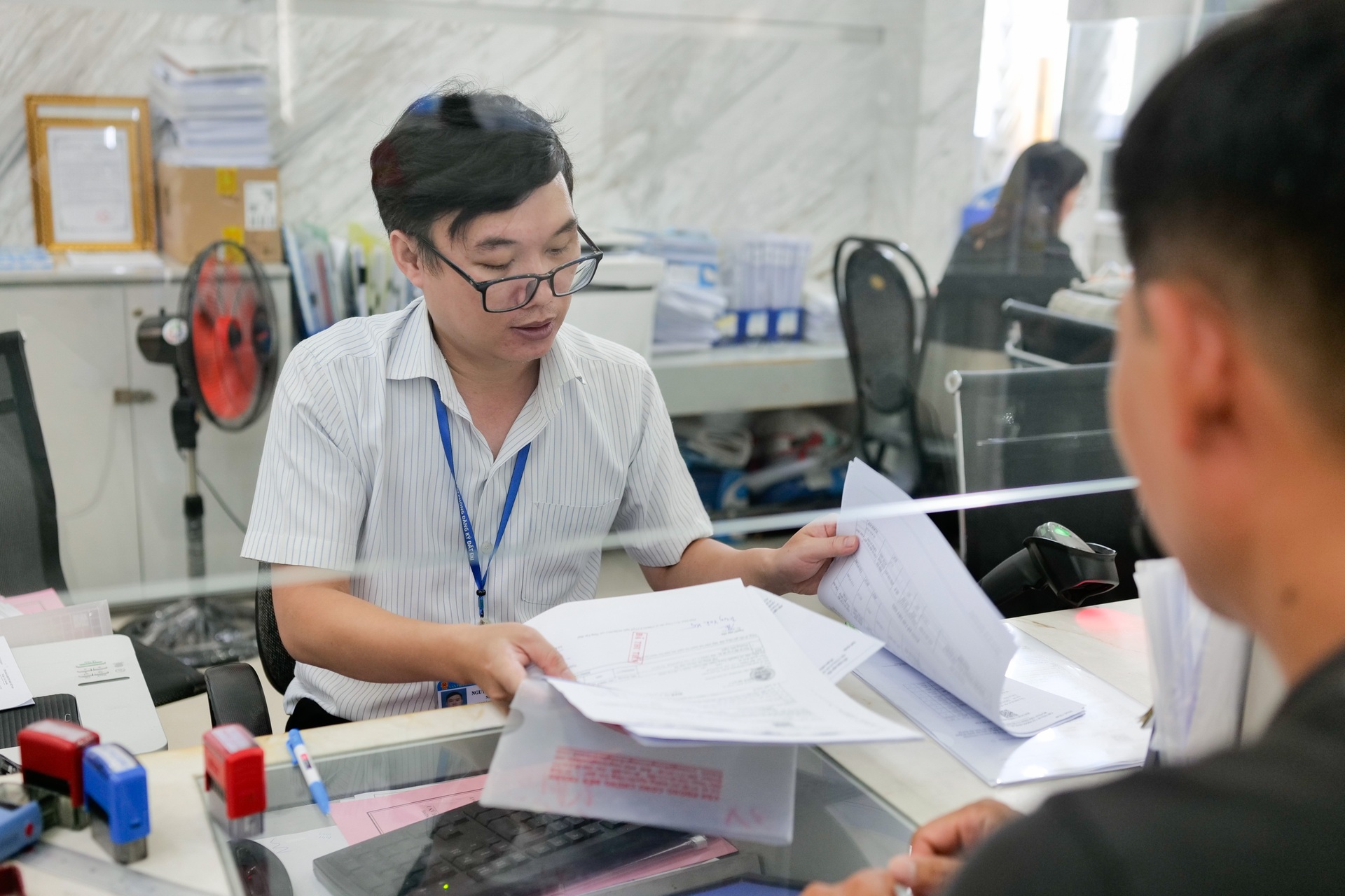 Những ngày đầu “chạy thử chính quyền 2 cấp, người dân mong mỏi điều gì? - 8 Những ngày đầu “chạy thử chính quyền 2 cấp, người dân mong mỏi điều gì? - 8