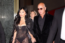 Gu thời trang táo bạo và dáng vóc gợi cảm của hôn thê tỷ phú Jeff Bezos