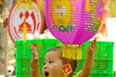 Chia sẻ tình thương trong đêm trung thu 