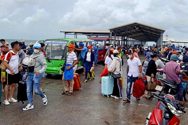 Hơn 40.000 người đang mắc kẹt tại đảo Phú Quốc