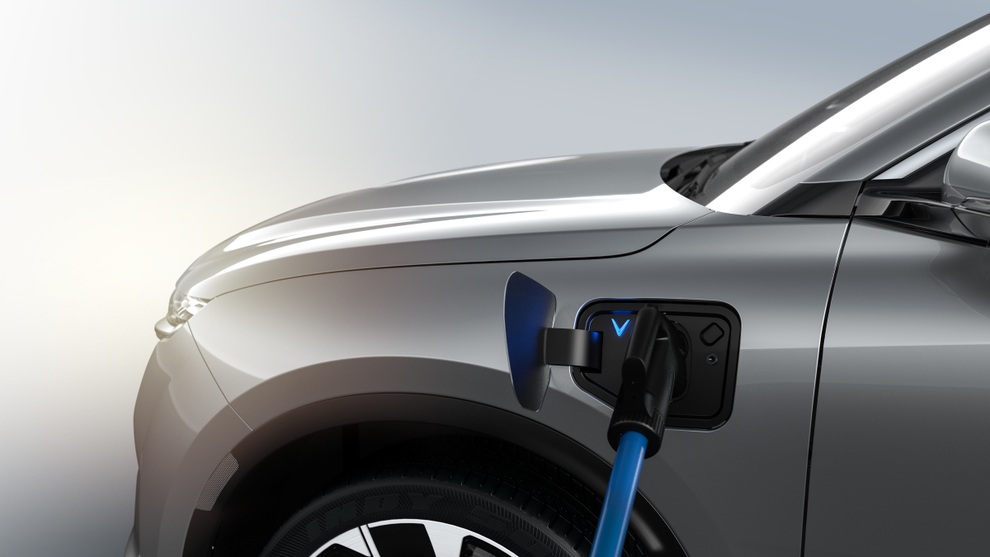 Chi tiết VinFast VF e35: Xe SUV điện hạng E vừa ra mắt trên đất Mỹ - 8 Chi tiết VinFast VF e35: Xe SUV điện hạng E vừa ra mắt trên đất Mỹ - 8
