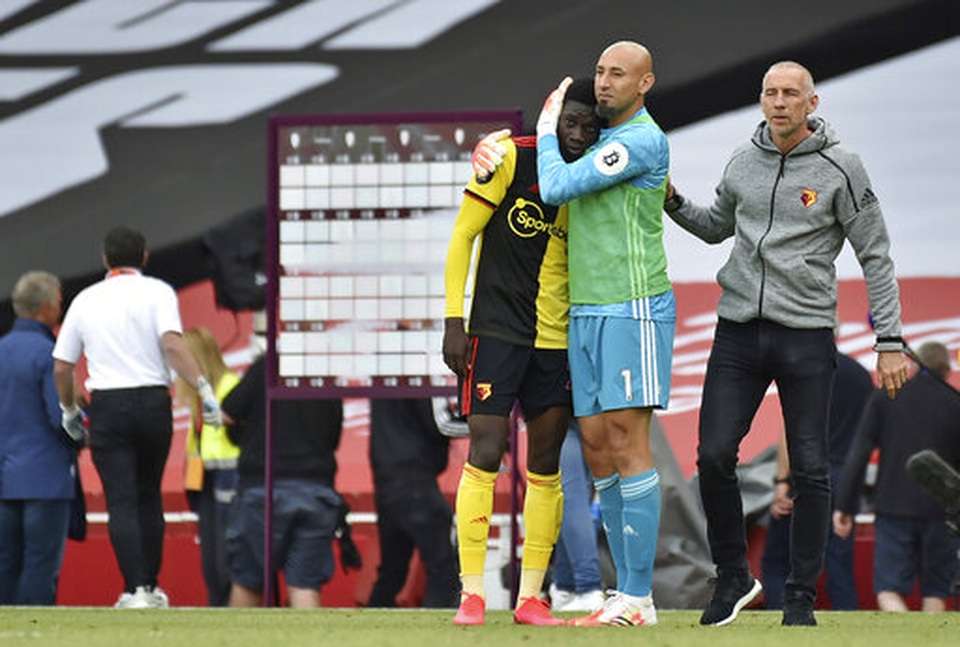 Nỗi buồn “thấu tim gan” của những đội xuống hạng ở Premier League - 9 Nỗi buồn “thấu tim gan” của những đội xuống hạng ở Premier League - 9