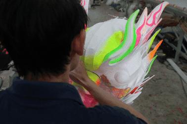 Xưởng sản xuất đầu rồng tất bật dịp cận Tết