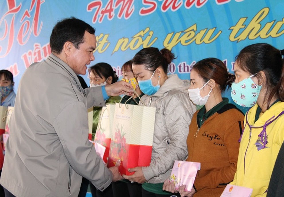 Dành 2.400 tỷ đồng lo Tết Nguyên đán 2022 cho 8 triệu lao động khó khăn - 1 Dành 2.400 tỷ đồng lo Tết Nguyên đán 2022 cho 8 triệu lao động khó khăn - 1