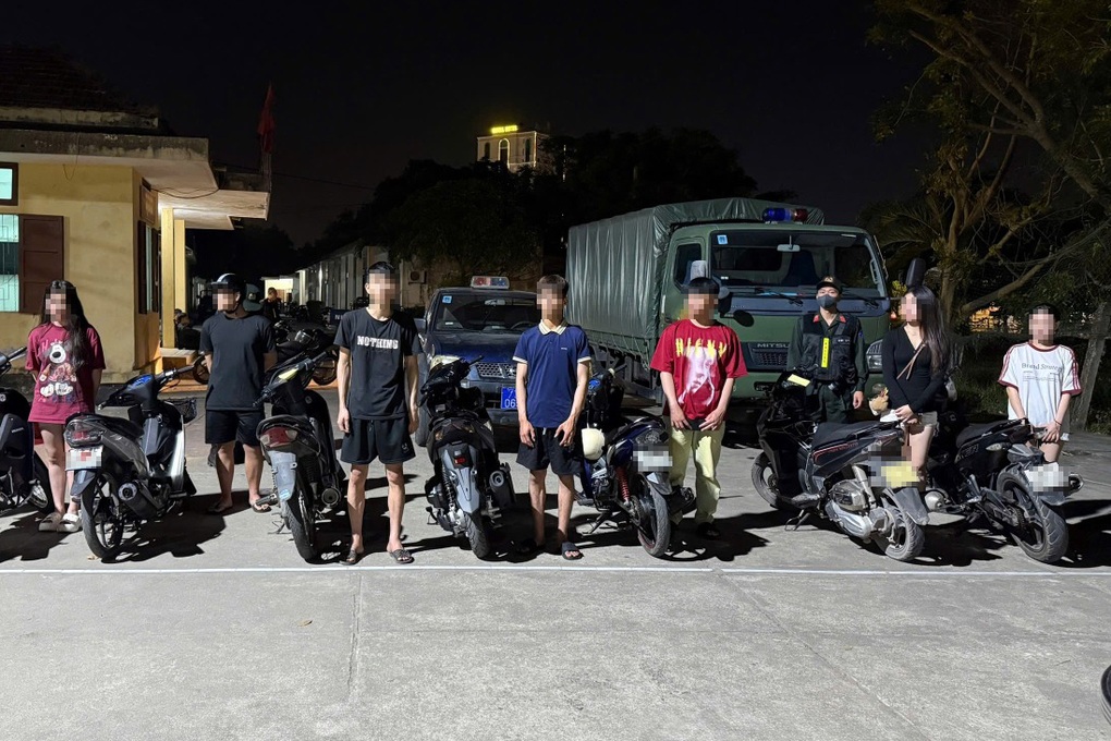 Dùng chó nghiệp vụ ngăn quái xế náo loạn đường phố - 1 Dùng chó nghiệp vụ ngăn quái xế náo loạn đường phố - 1