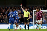 Chelsea tuột chiến thắng ở phút bù giờ, Man Utd hưởng lợi lớn