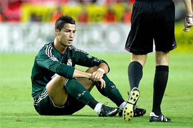 Real Madrid chưa bao giờ vô địch khi bị bỏ xa 8 điểm