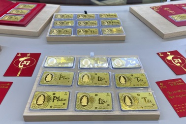 "Bà trùm" nữ trang bội thu sau ngày Thần Tài nhưng cũng "mệt" vì giá vàng