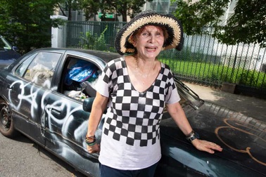 Sự thật bất ngờ đằng sau nữ đại gia âm thầm nhặt ve chai mỗi ngày