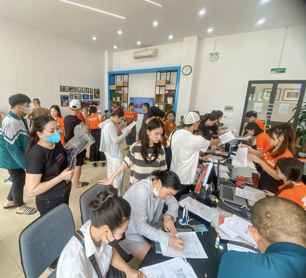Nhiều phụ huynh an tâm xét tuyển học bạ cho con vào Phổ thông Cao đẳng - FPT Polytechnic - 3 Nhiều phụ huynh an tâm xét tuyển học bạ cho con vào Phổ thông Cao đẳng - FPT Polytechnic - 3