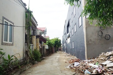 Nhà cửa nứt nẻ, người dân phẫn nộ "tố" chủ đầu tư dự án triệu đô thất hứa