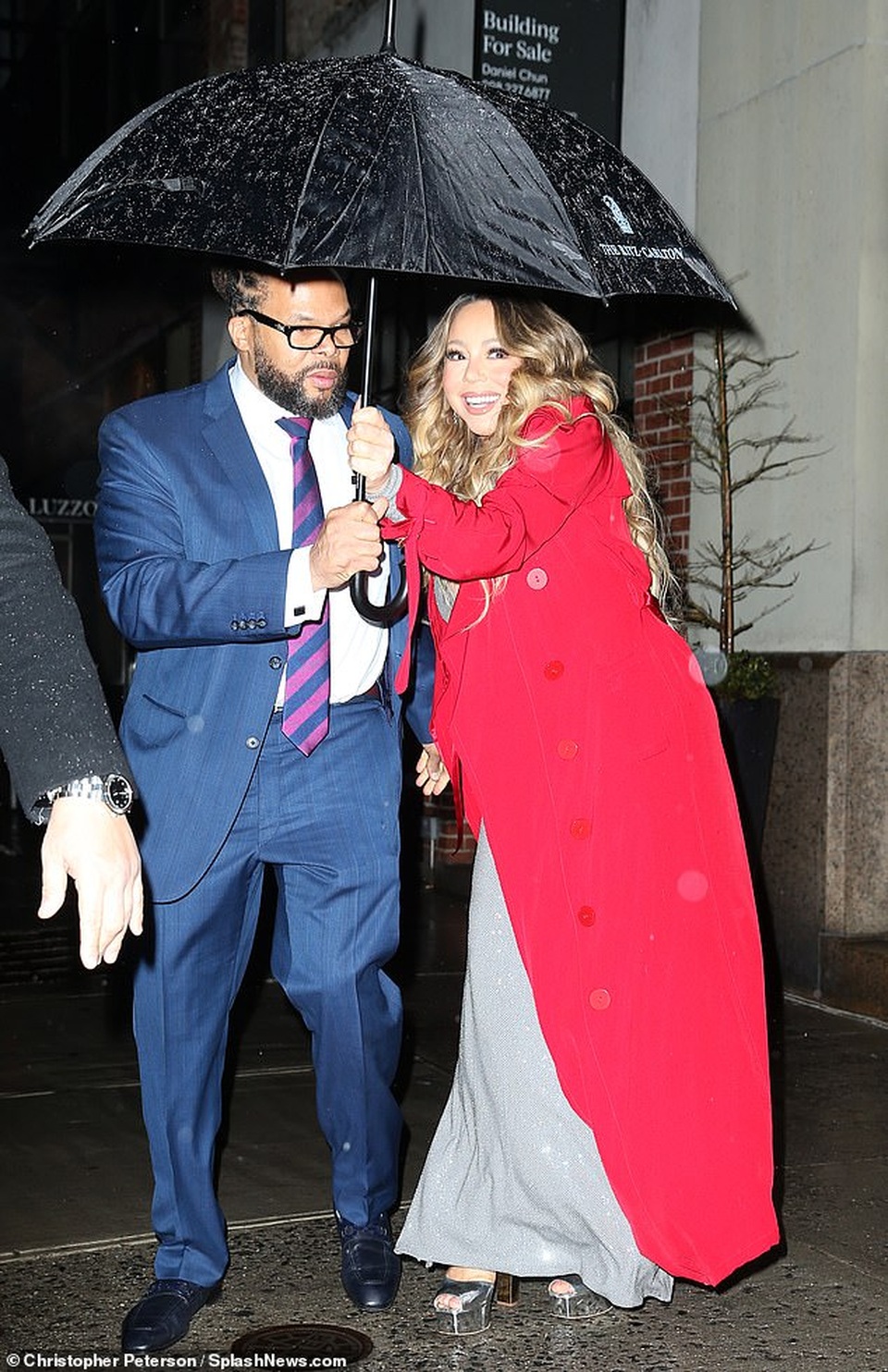 Mariah Carey diện váy gợi cảm khoe khéo ngực đầy - 7 Mariah Carey diện váy gợi cảm khoe khéo ngực đầy - 7
