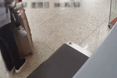 Sơ suất bi hài của người cha trong ngày hối hả cận Tết