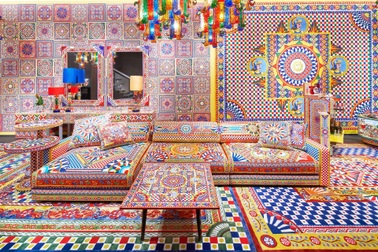 Bên trong cửa hàng bán đồ nội thất đầu tiên của Dolce & Gabbana