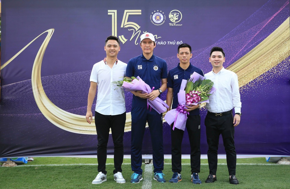 Kỷ niệm 15 năm CLB bóng đá Hà Nội - 4 Kỷ niệm 15 năm CLB bóng đá Hà Nội - 4