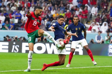 Người hùng của Morocco đi vào lịch sử World Cup theo cách đáng quên
