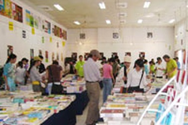 Ngày hội sách giáo dục 2006 