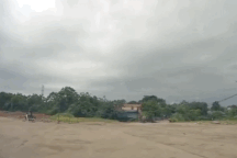 Không giảm tốc độ khi qua ngã tư, hai xe máy va chạm kinh hoàng