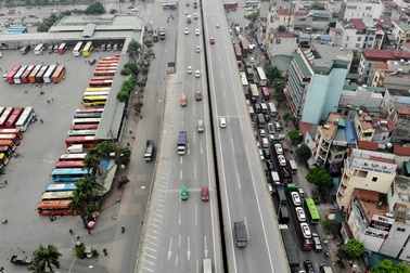 Hà Nội xén dải phân cách đường vành đai 3 phía dưới, nút giao đường Giải Phóng - Ngọc Hồi