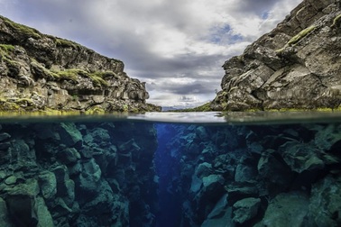 Phát hiện chấn động: Một mảng kiến tạo Trái Đất đang tự tách rời