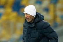 Real Madrid liên tục thua sốc: "Thánh" Zidane đã "hết phép"?