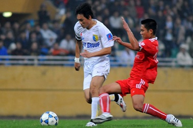 Công Vinh “khai hỏa”, Hà Nội T&T đả bại M. Nam Định