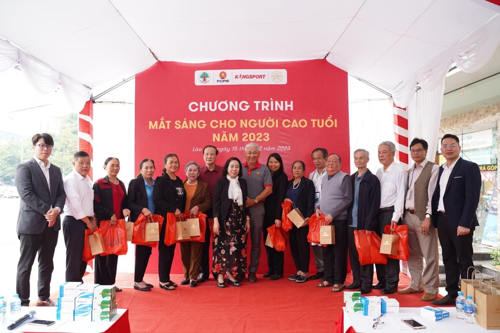 Tập đoàn Đông Dương triển khai chuỗi hoạt động trao quà sức khỏe đến khách hàng - 3 Tập đoàn Đông Dương triển khai chuỗi hoạt động trao quà sức khỏe đến khách hàng - 3