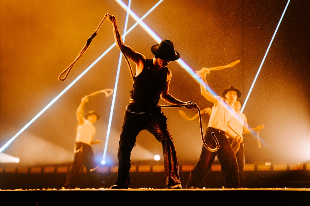 Cách SOOBIN xoa dịu người hâm mộ, vượt sóng gió bằng 3 đêm nhạc cháy vé - 3