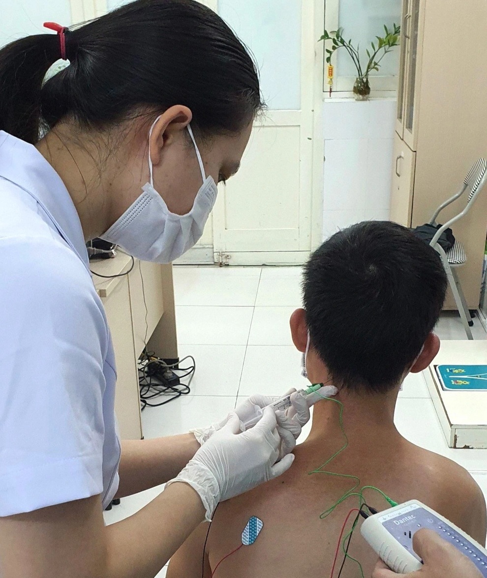 Những người bỗng dưng bị co cứng nhiều bộ phận cơ thể - 1 Những người bỗng dưng bị co cứng nhiều bộ phận cơ thể - 1