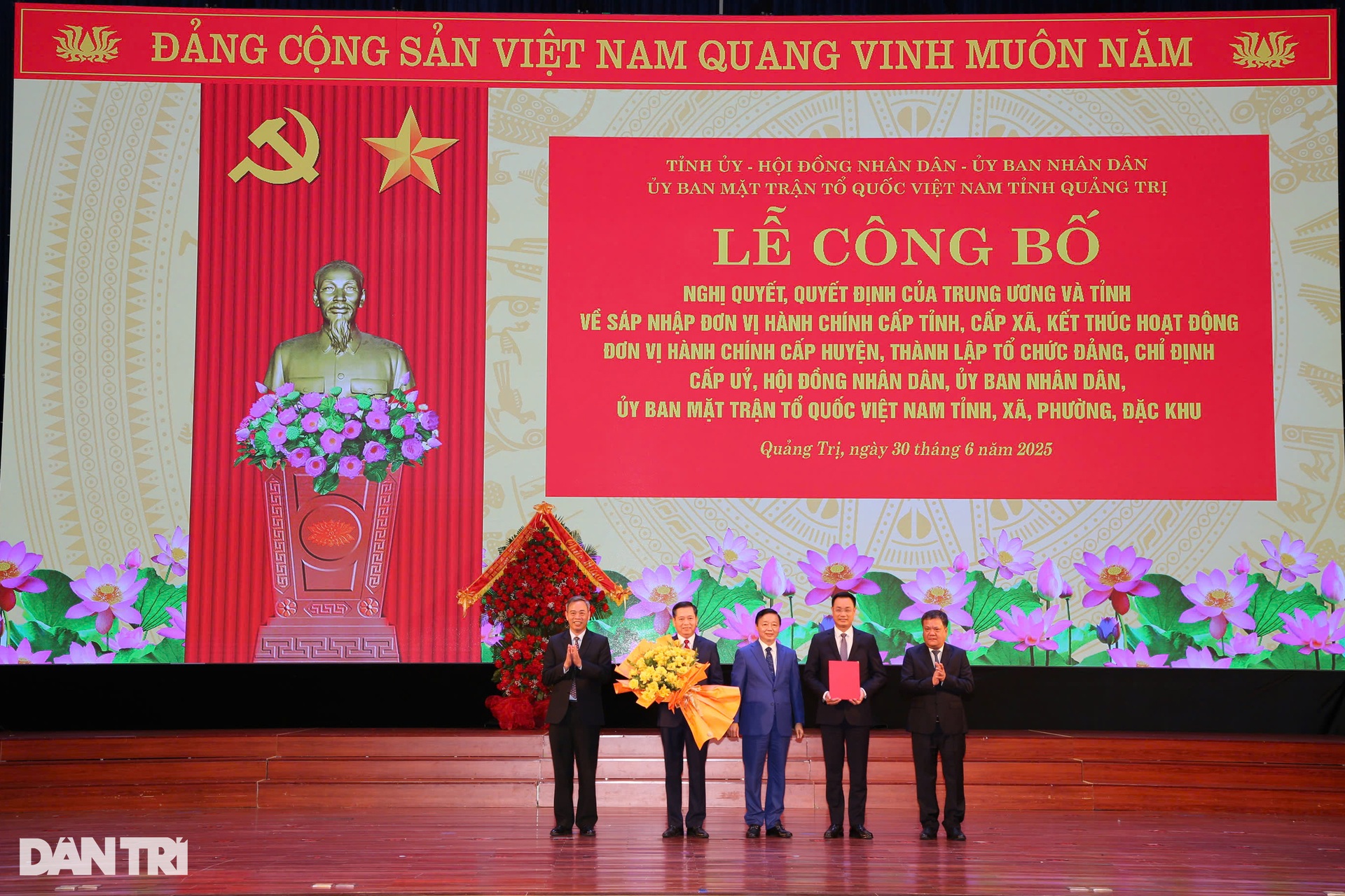Lễ công bố Nghị quyết của Quốc hội về sáp nhập tỉnh, thành phố cả nước - 16 Lễ công bố Nghị quyết của Quốc hội về sáp nhập tỉnh, thành phố cả nước - 16