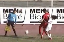 Đánh nguội vô duyên, ngôi sao U23 Việt Nam may mắn thoát thẻ đỏ