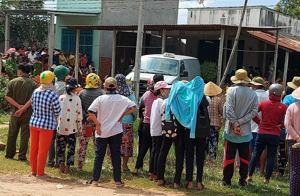 Thực nghiệm hiện trường vụ án bà cụ 79 tuổi bị con nợ sát hại - 2 Thực nghiệm hiện trường vụ án bà cụ 79 tuổi bị con nợ sát hại - 2