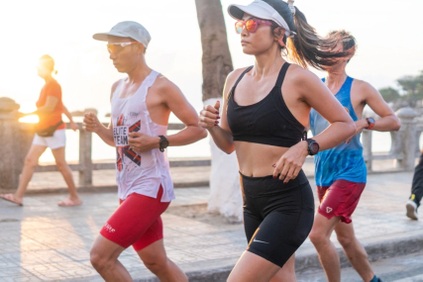 Đau cổ chân khi chạy bộ có phải do bong gân?