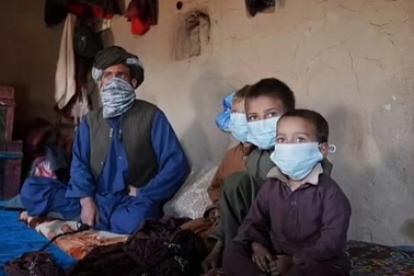 Bi kịch bán con để thoát cảnh chết đói ở Afghanistan