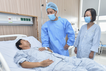 Ca ghép tạng đặc biệt, người lính quân y hồi sinh nhờ lá gan của anh ruột