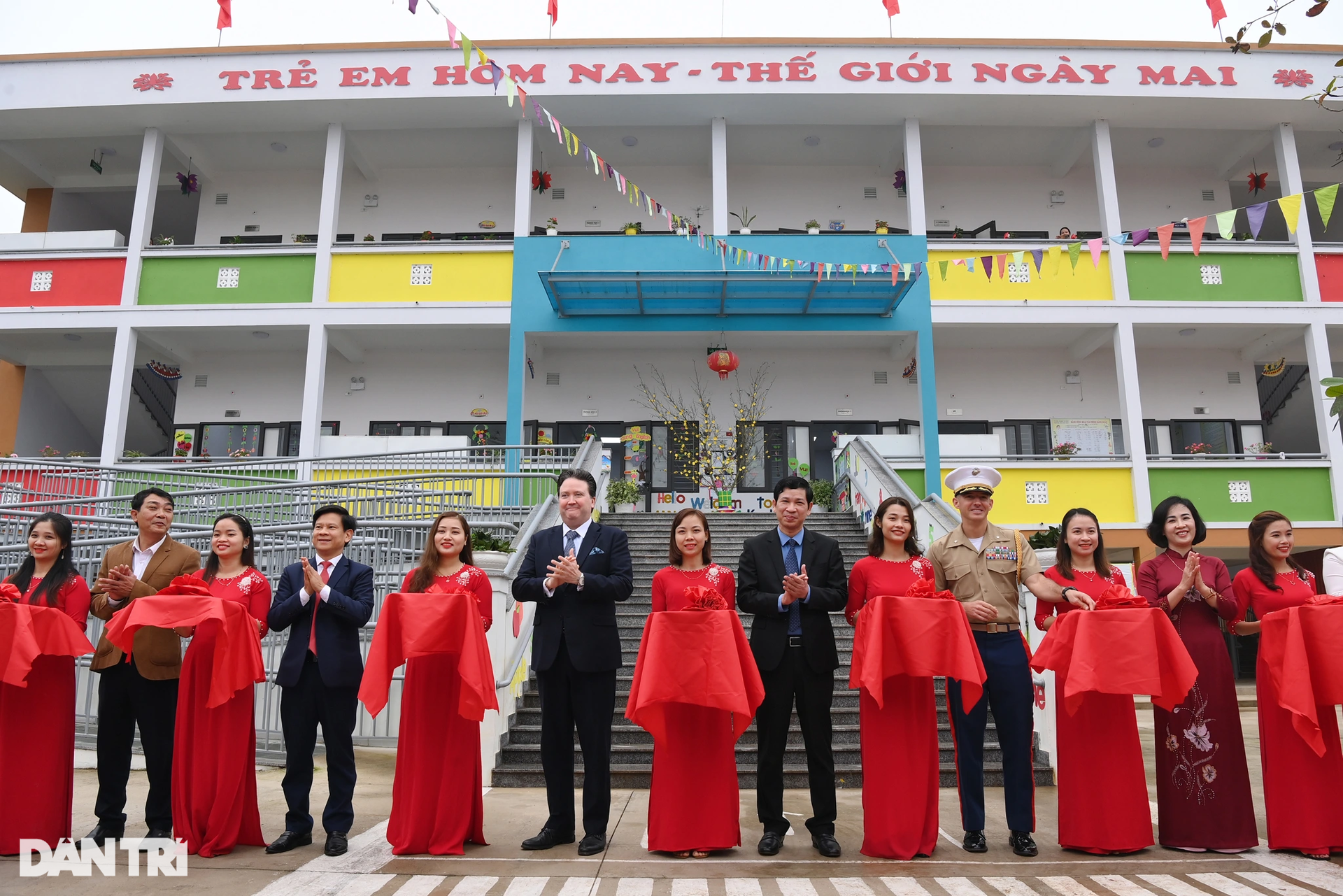 Đại sứ Marc Knapper dự khánh thành 2 trường học ở miền Trung do Mỹ tài trợ - 12 Đại sứ Marc Knapper dự khánh thành 2 trường học ở miền Trung do Mỹ tài trợ - 12
