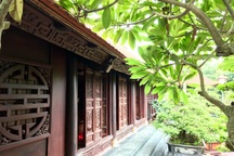 Cận cảnh nhà cổ trăm tuổi toàn bằng gỗ quý, đẹp hiếm có ở Nam Định