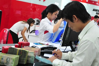 Lẳng lặng tăng lãi suất cho vay