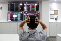 Chứng khoán giảm sâu rồi lại bật tăng, điều gì đang xảy ra?