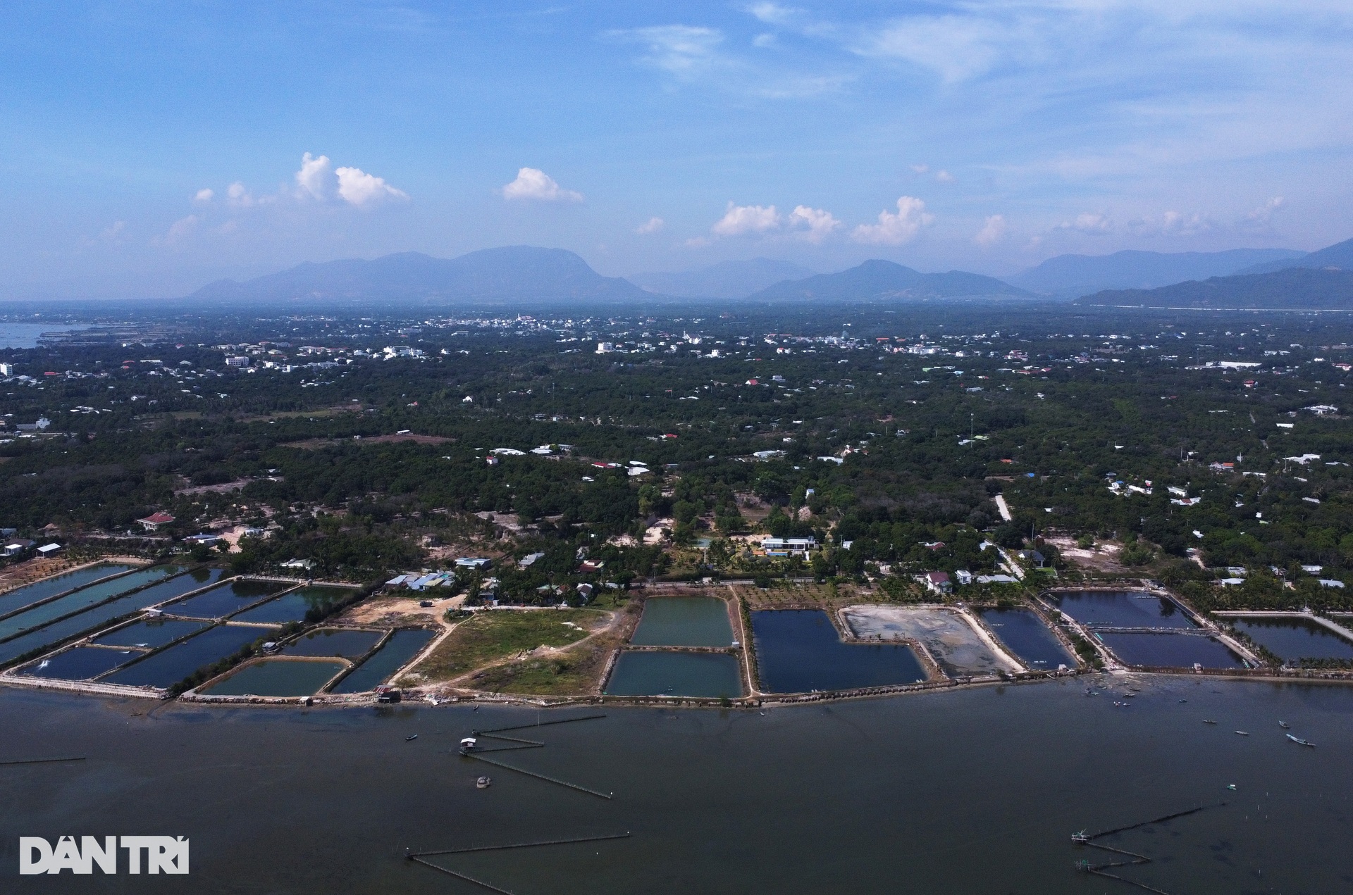 Nơi quy hoạch thành phố của du thuyền nhìn từ trên cao - 4 Nơi quy hoạch thành phố của du thuyền nhìn từ trên cao - 4
