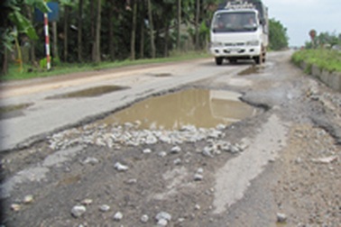 Sẽ đề nghị đóng cửa trạm thu phí nếu "con đường trăm tỷ" không được sửa chữa
