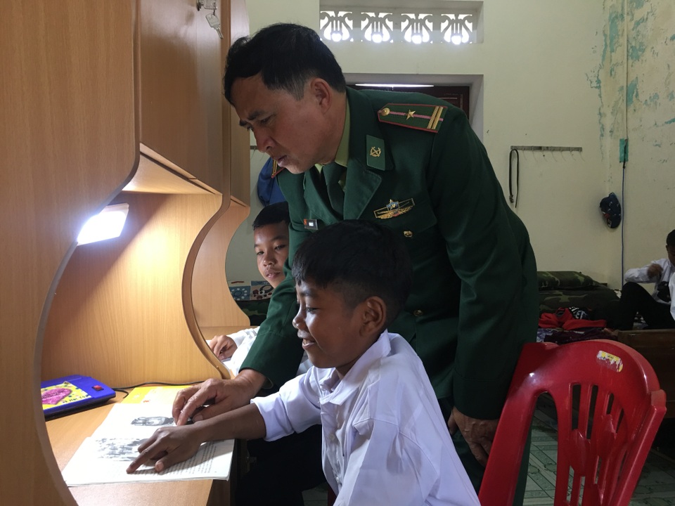 Tết đủ đầy của những cậu học trò người Rục là con nuôi đồn biên phòng - 8 Tết đủ đầy của những cậu học trò người Rục là con nuôi đồn biên phòng - 8